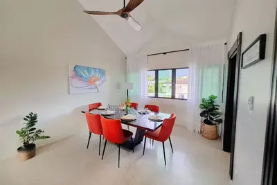 Image de Spacious 2br, Fast WiFi/Ocean & Mountain Views, Security & Convenience