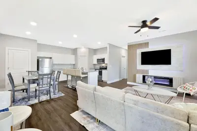 Image de 3-bedroom house in awesome Bel Aire, A Paradise Luxurious Comfort is Detailed.