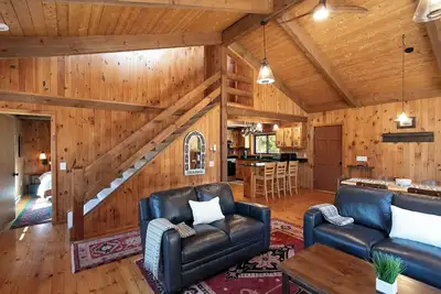 Image de Close to Ski Areas and Apple Orchards- Private Mountain Retreat on 5 acres
