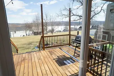 Image de 4-bedroom Farmhouse near Sandy Bottom Park