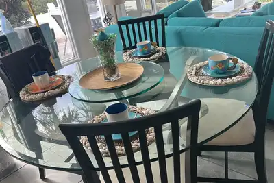 Image de Lots of sunshine, cozy fresh air located in Nassau the Bahamas. ocean view