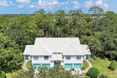 Image de Perfect for Snowbirds & Relocators – 2br Condo w/ Garage in Sunny Bradenton!