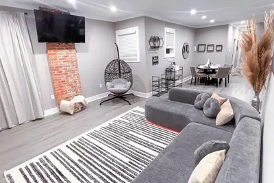 Image de Chic 3-bedroom condo with fitness room, WiFi in welcoming Columbus