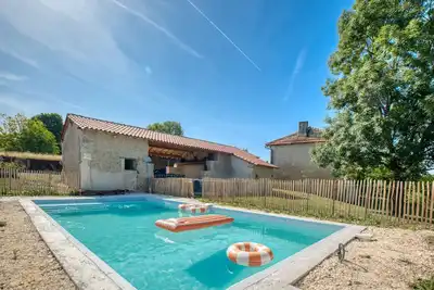 Image de Le Poirier Dordogne – 15 pers, piscine privée, terrasse, grand gîte de charme au calme