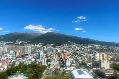 Image de Charming 1 bedroom apartment  with fast WiFi & fitness room in  Majestic Quito.