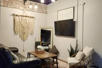 Image de Charming 3-bedroom house with Wifi, soaker tub, rain shower, far infrared sauna