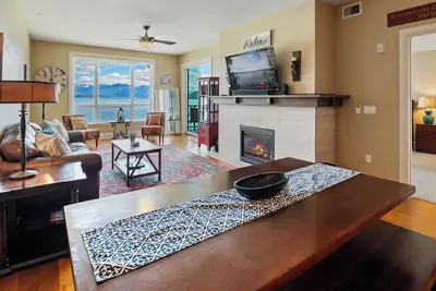 Image de Elegant Waterfront Condo w/ Boat Slip Included | Pool & Hot Tub