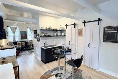 Image de Modern Furnished 2br in Pilsen Near Medical District & Downtown