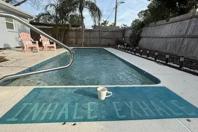 Image de Captain`s Cove with pool in Sunny Largo, Fl