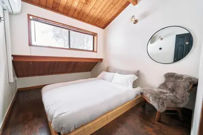 Image de Private lodge for large groups! Bbq, Karaoke, Games, and Mountain views.