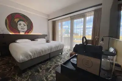 Image de Peaceful Retreat Near Forest Thrills & Emmen's Attractions | Nature Reserves