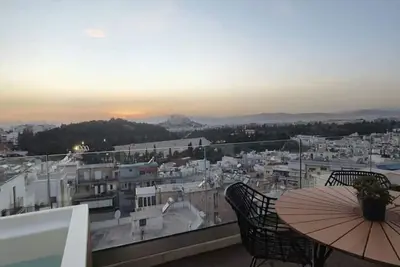 Image de Rooftop Serenity in Pangrati | Jacuzzi, 2 Terraces & Acropolis Views in Central Athens