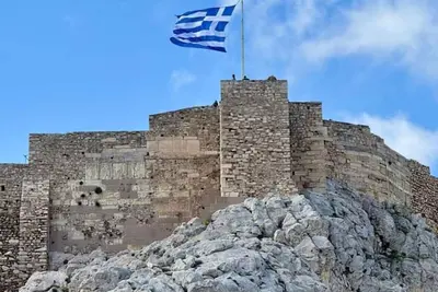 Image de Comfortable 2-Bedroom Apartment in Plaka with Acropolis View Rooftop Access