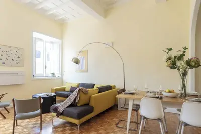 Image de Elegant Roman Apartment with Rooftop Access & Landmark Views