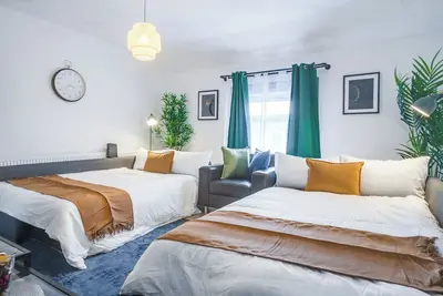 Image de Sleeps 7 | 2br 2ba Maisonette | West London | Steps to Westfield & Tube