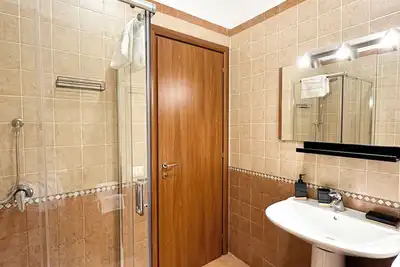 Image de Experience the magic of the Reggia: refined stay in the heart of Caserta