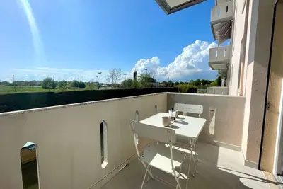 Image de Détendez-vous dans notre appartement à 260 m de la plage