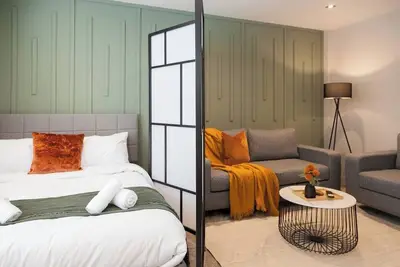 Image de Large Central 2/3 Bed - Contractors-Professionals