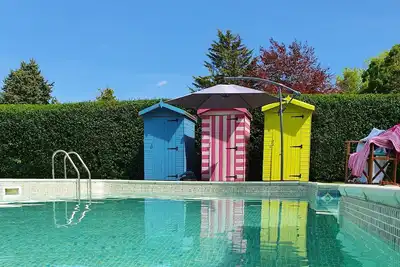 Image de Norfolk Broads, 5 bedrooms, hot tub & private outdoor swimming pool. Sleeps 10