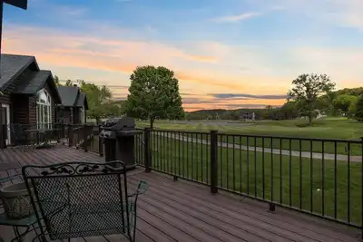 Image de Charming Golf Course Getaway - Ideal for Family & Fun!