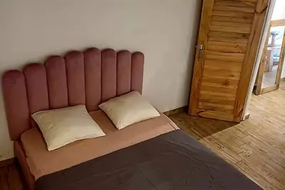 Image de Studio Meublé aux couleurs boisées, Scierie Ndogbat, Douala, Cameroun.