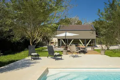 Image de Seaside Luxury Immersed in Nature