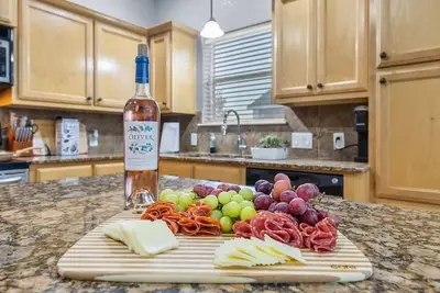 Image de Seton Medical Single Family Fenced Backyard