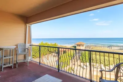 Image de Oceanfront condo with resort-style amenities!