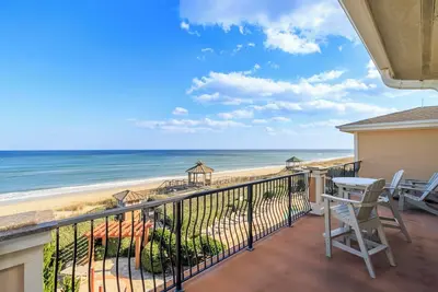 Image de Luxury oceanfront condo with resort-style amenities & panoramic views!