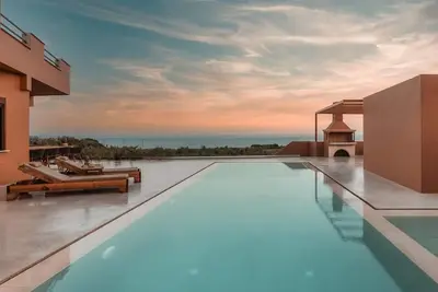 Image de 5 Bedroom Sea View Villa