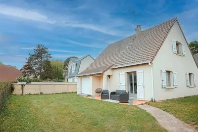Image de Maison familiale entièrement rénovée avec jardin, à 5 minutes à pied de la plage