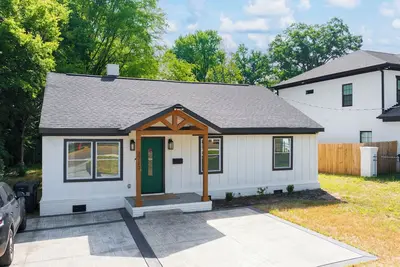 Image de Spacious and Modern 4 Bedroom, 2 Bathroom Home in the Heart of Clt