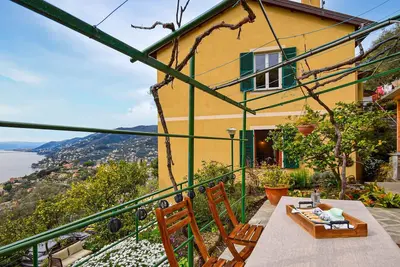 Image de Appartement confortable de 2 chambres à.