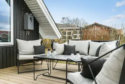 Image de Maison confortable à Hemmet avec WiFi