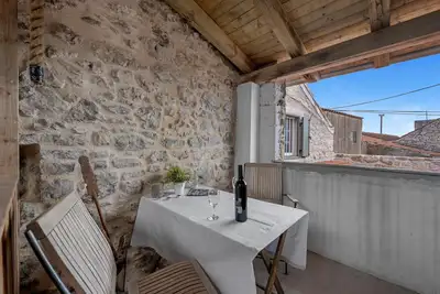 Superbe maison de 2 chambres à Pirovac