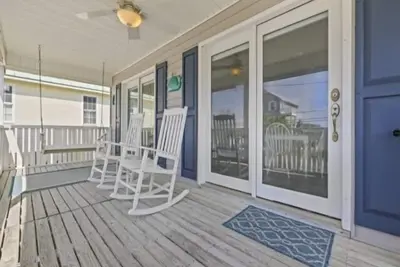 Image de New! Shell Shack-3 bed 2 bath Home