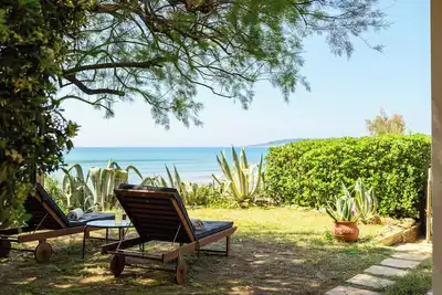 Image de Salty Noses and Sandy Toes: Beach house paradise. Family friendly!