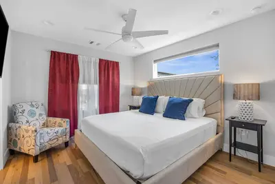 Image de Relaxing 4br Stay - 5 Mins to Dt - Quiet & Central!