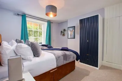 Image de Central Stylish Clifton Lower Ground Flat