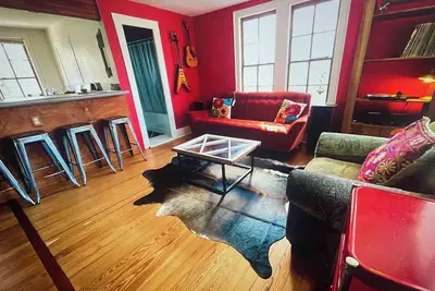 Image de Shack on 5th, Atx basecamp.