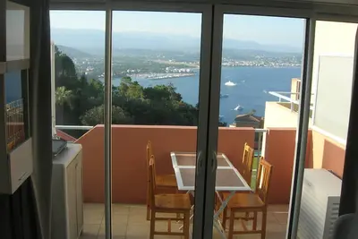 Image de Appartement rénové dans résidence calme