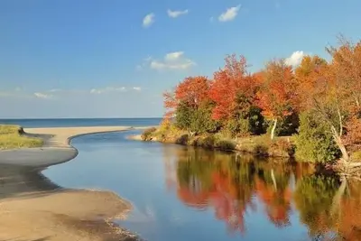 Image de Lake Superior & River Luxury Home-1, 000 ft of Beachfront
