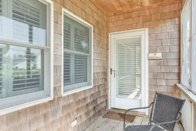 Image de Shell Castle 1st Floor 2br Villa -Screened Porch!