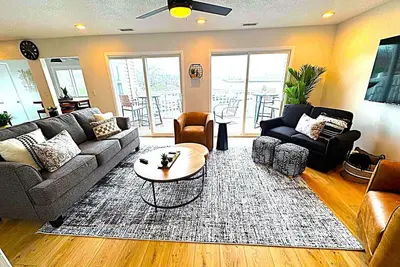 Image de Harborview on the water-sleeps 14!