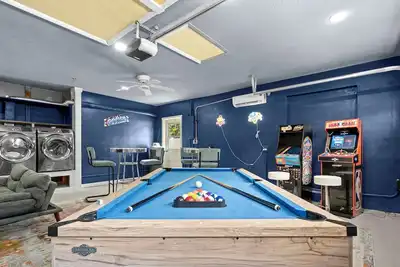 Image de Heated Pool +HotTub+Arcades + 15 Minutes to beach