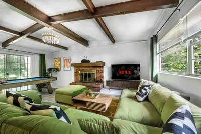 Image de 4bd Eclectic Home w/ Bbq & Mini Golf - Near Uf