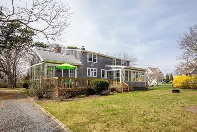 Image de Mayflower Cottage - Cape Cod Retreat a Short Walk from Mayflower Beach in Dennis