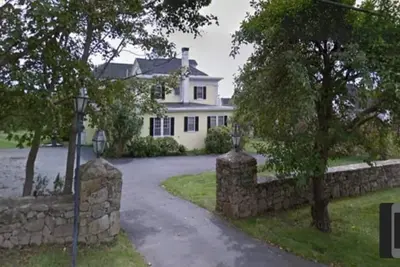 Classic oceanview cottage