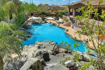 Image de Pickleball Court! +Giant Pool w/Waterslide! Game Room, Hot Tub, Golf+