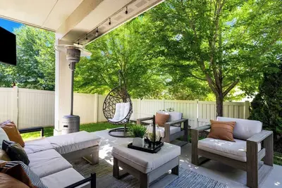 Image de Hole in One - 4 Person Sauna - 6 Person Hot Tub - Fire Pit - Ping Pong - Slots - Darts